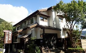 汤布院乡村路青年旅馆